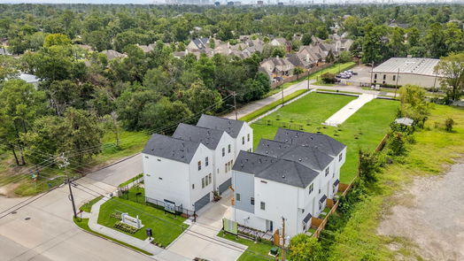 Houston 3-story, 3-bed 3905 Pinemont Drive E-idx