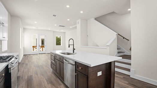 Houston 3-story, 3-bed 3905 Pinemont Drive G-idx