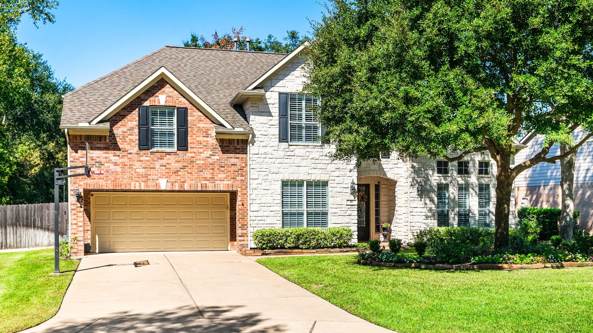 The Woodlands 2-story, 5-bed 18 Wooded Path Place-idx