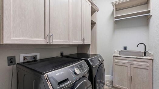 The Woodlands 2-story, 4-bed 14 Wooded Path Place-idx