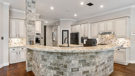 The Woodlands 2-story, 4-bed 14 Wooded Path Place-idx