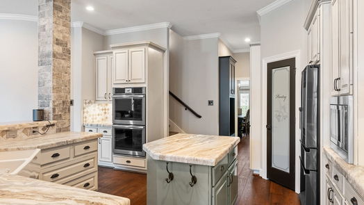 The Woodlands 2-story, 4-bed 14 Wooded Path Place-idx