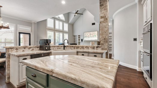The Woodlands 2-story, 4-bed 14 Wooded Path Place-idx