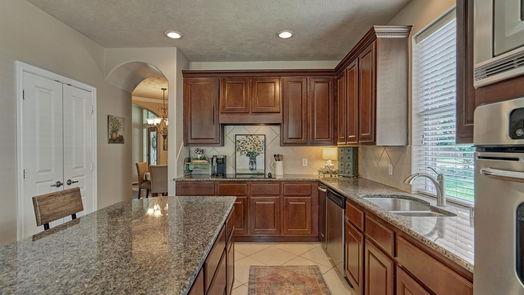 The Woodlands 2-story, 4-bed 22 N Bardsbrook Circle-idx