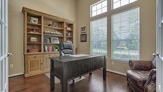 The Woodlands 2-story, 4-bed 22 N Bardsbrook Circle-idx