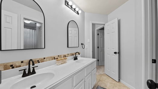 The Woodlands 2-story, 5-bed 27 Brywood Place-idx