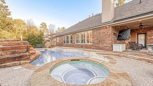 The Woodlands 2-story, 5-bed 10 N Bardsbrook Circle-idx