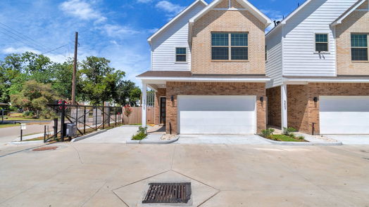 Houston 2-story, 3-bed 304 Chobani Lane-idx