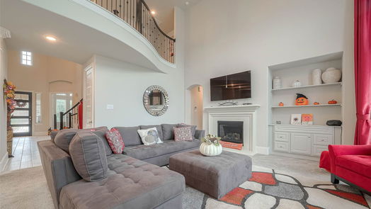 Humble 2-story, 4-bed 16519 Whiteoak Canyon Drive-idx
