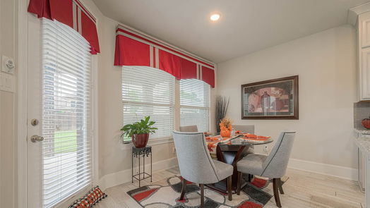 Humble 2-story, 4-bed 16519 Whiteoak Canyon Drive-idx