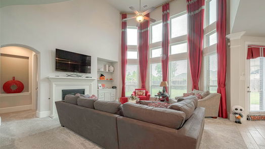 Humble 2-story, 4-bed 16519 Whiteoak Canyon Drive-idx